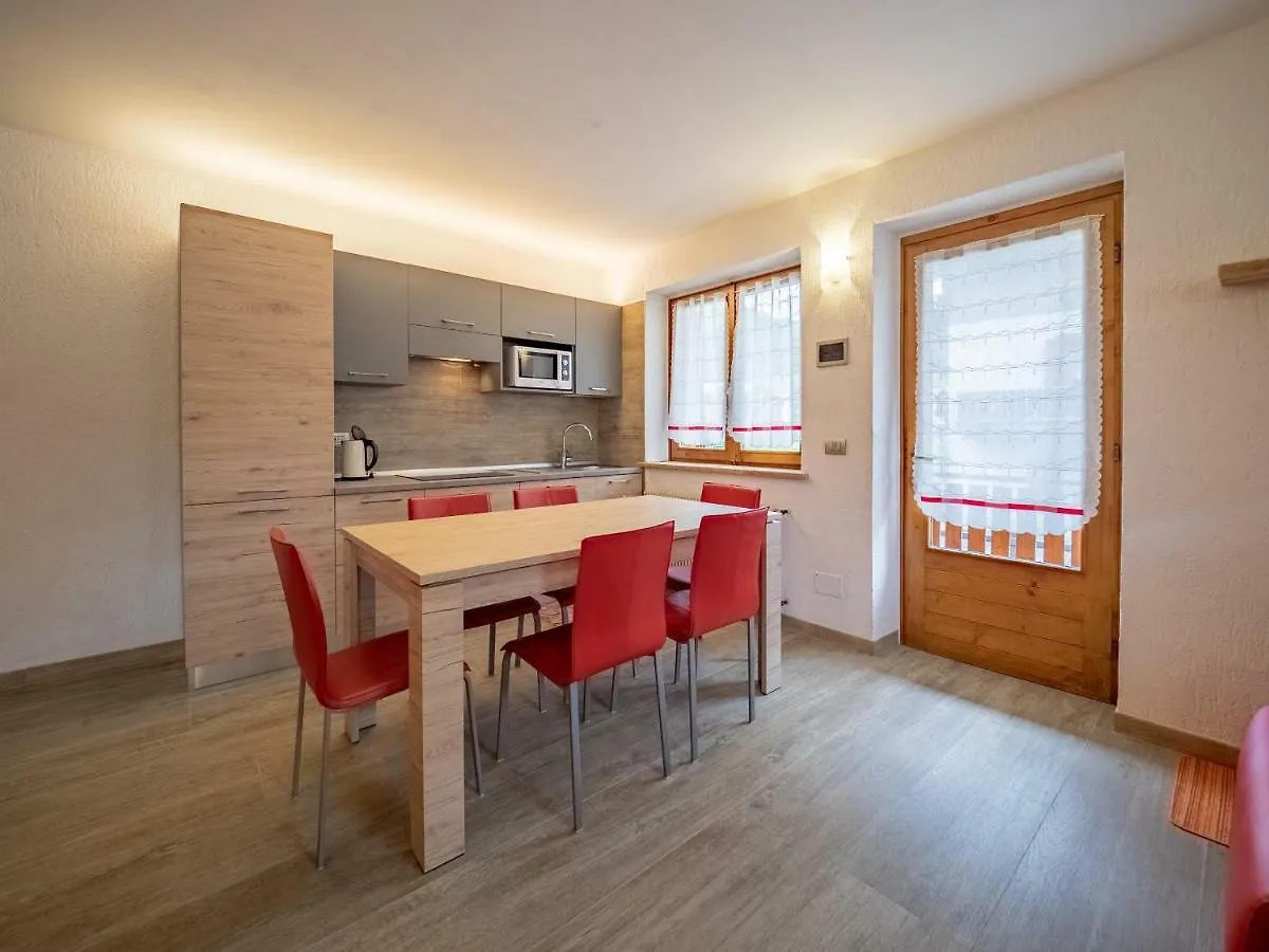 Leveron Apartments Livigno 0*,  Italy
