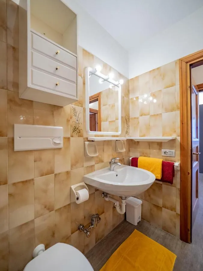 Leveron Apartments Livigno 0*,